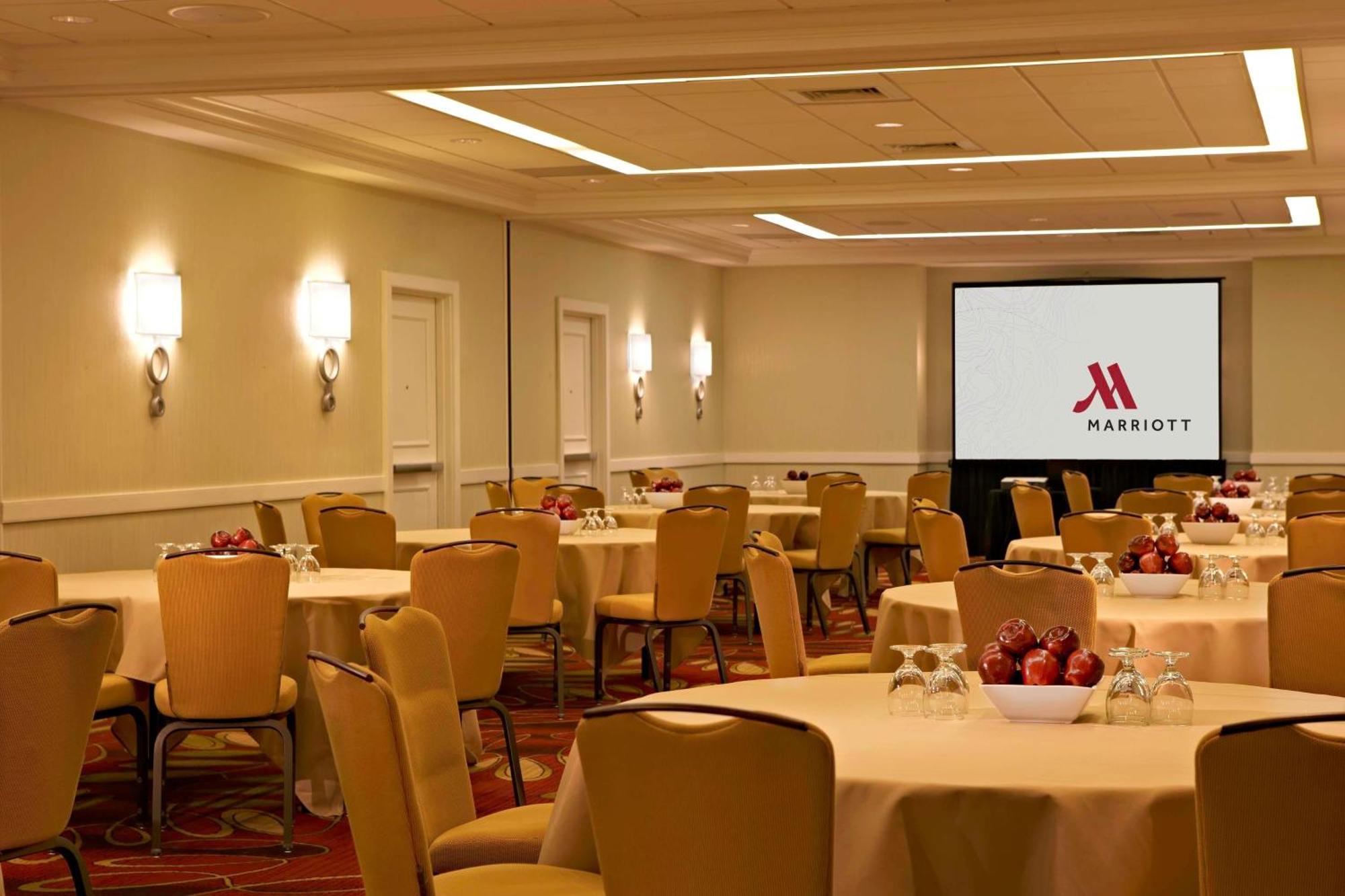 Falls Church Marriott Fairview Park Dış mekan fotoğraf