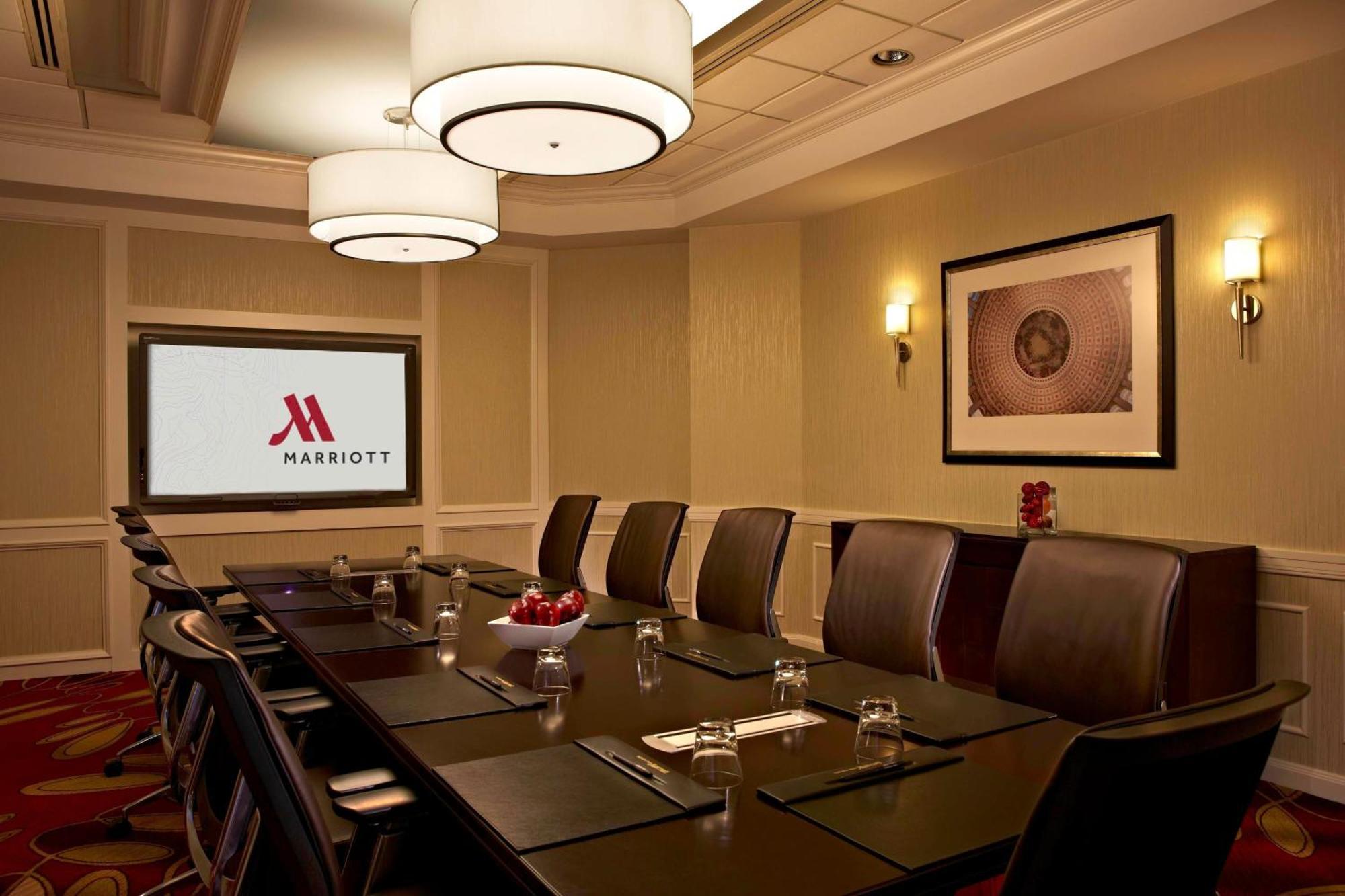 Falls Church Marriott Fairview Park Dış mekan fotoğraf